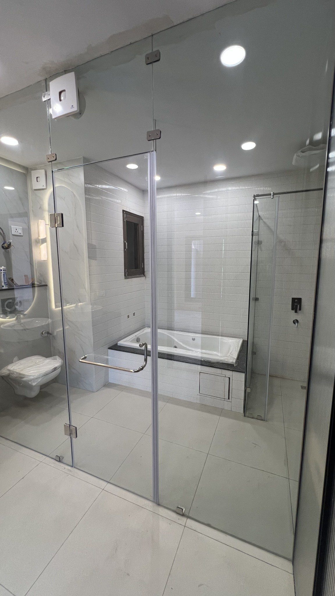Master Bathroom Suite
